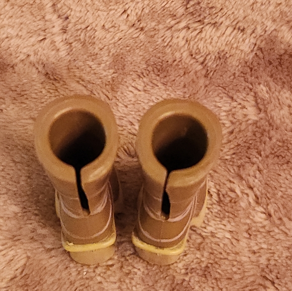 Barbie 2004 My Scene Nolee Getting Ready My Room Tan & Purple Boots "Tie-Up" - Picture 9 of 11